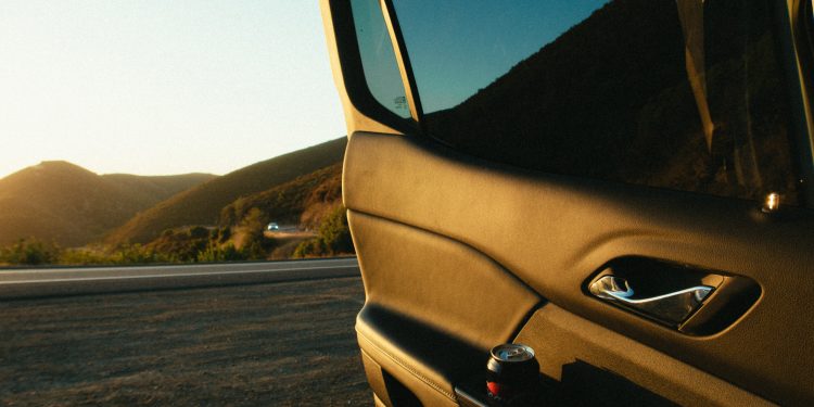 La Porte de la Voiture ne se Ferme Pas : Une Solution Facile Pour les Conducteurs Ivoiriens